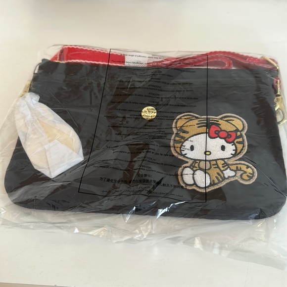 Riri Hello Kitty Crossbody Bag - Picture 6 of 6